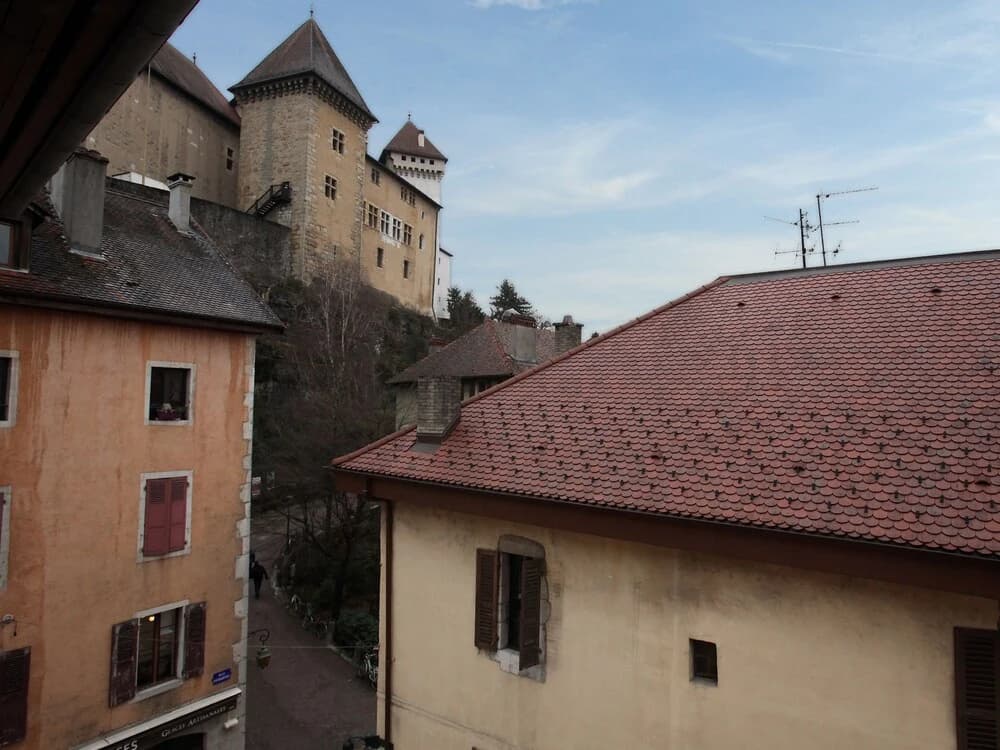 2 bd apartment with sauna- center Annecy - Photo 1