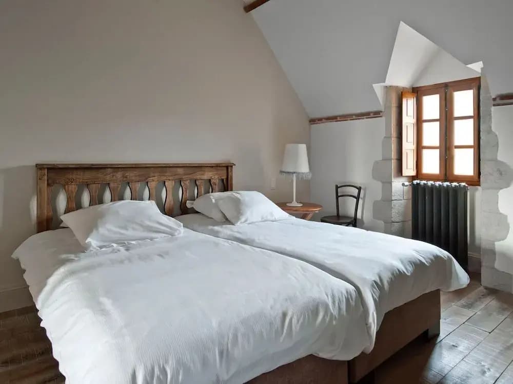 Grand Castle in Saint Caprais de Lerm with Sauna & Hot Tub - Photo 4
