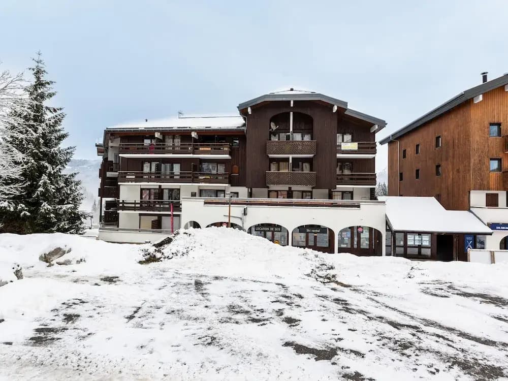 Apartment in Morillon Near Ski Slope - Photo 1