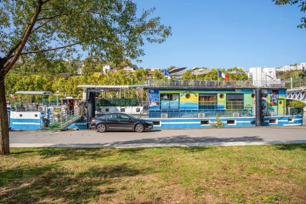 Studio Peniche au coeur de Lyon pour 2 personnes, insolite et calme - Photo 2