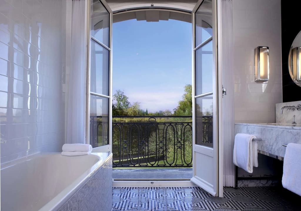 Waldorf Astoria Versailles - Trianon Palace - Miniature 6