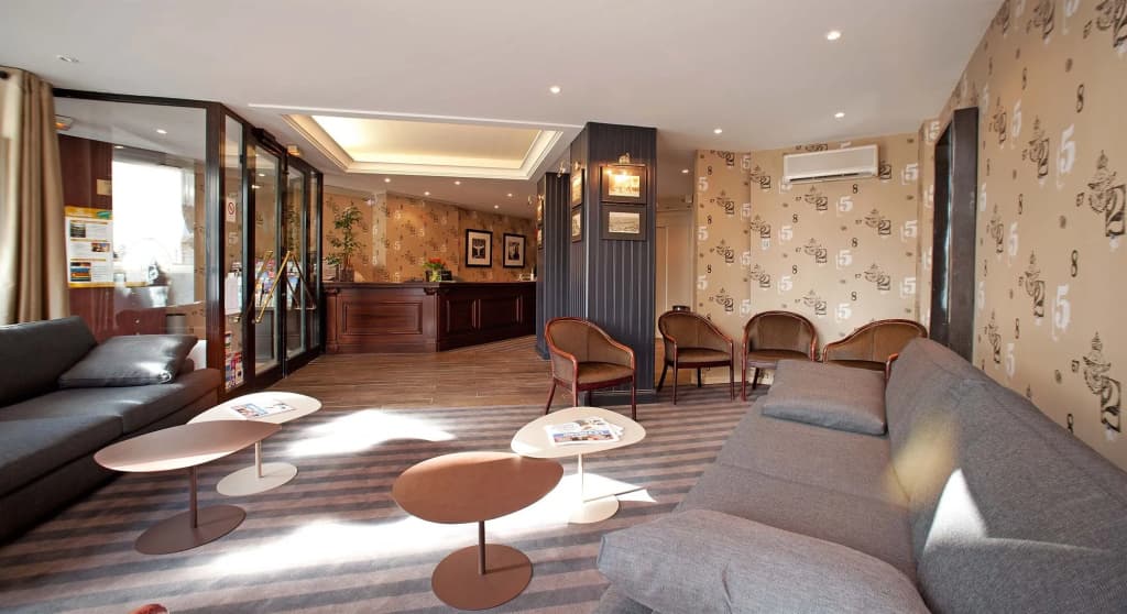 Hôtel Red Fox - Photo 2