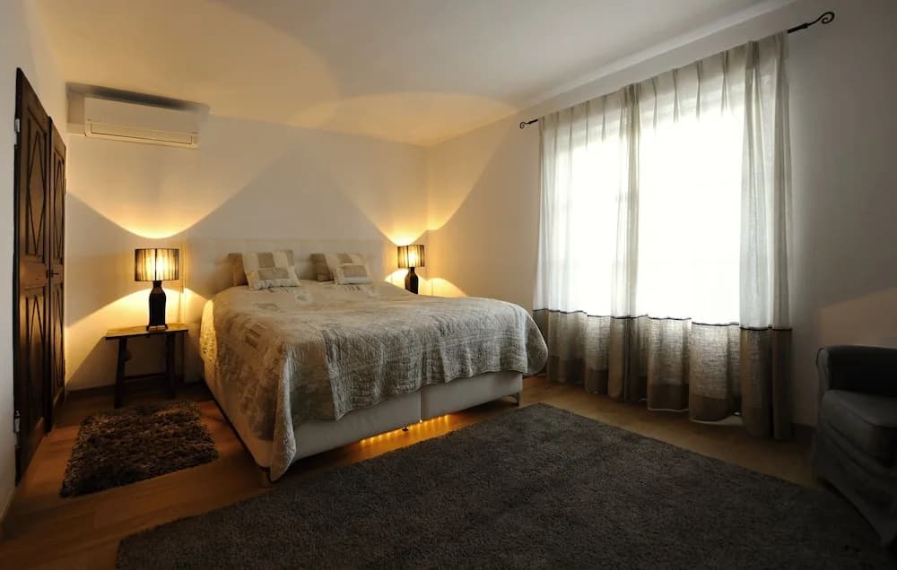 Villa with a Magic View of Saint Tropez - Photo 3
