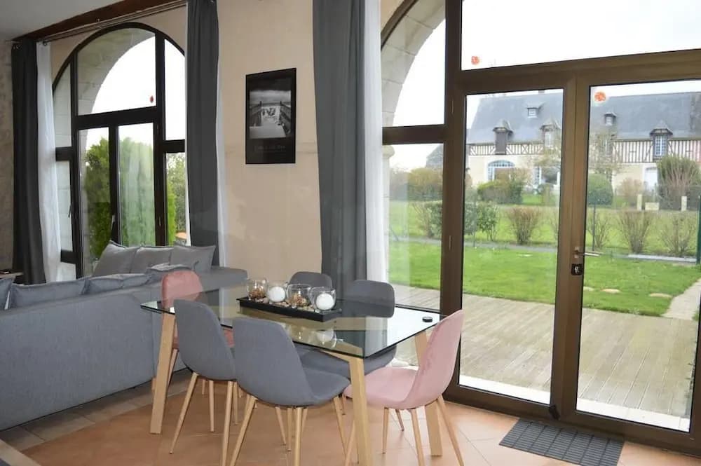 Appartement Lumineux avec Jardin Piscine - Miniature 7
