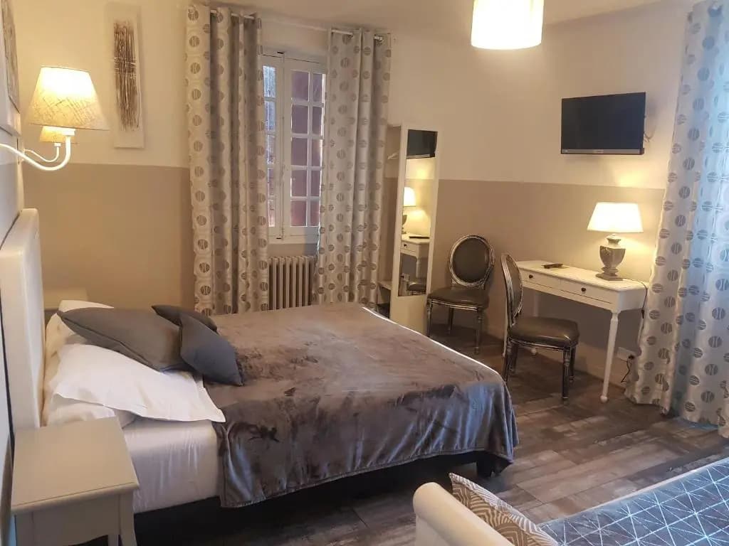 Hostellerie De La Cremaillere - Photo 2