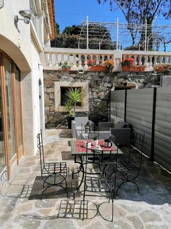 VILLA DALI & Appartements CARQUEIRANNE - Photo 1