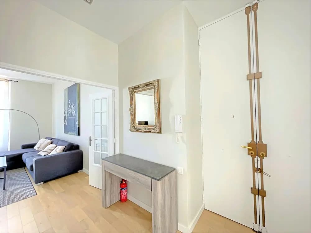 Modern Apartment 20 m from the Sea - Photo 4