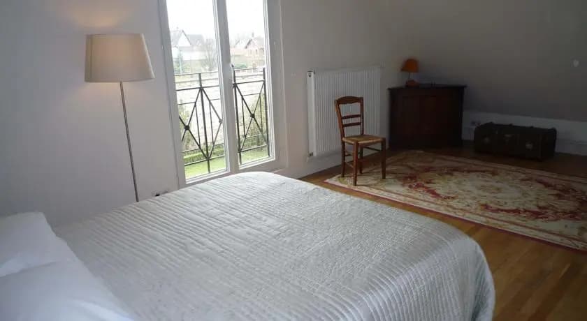 5 Bedroom House 00040070 by HomeRez - Photo 5