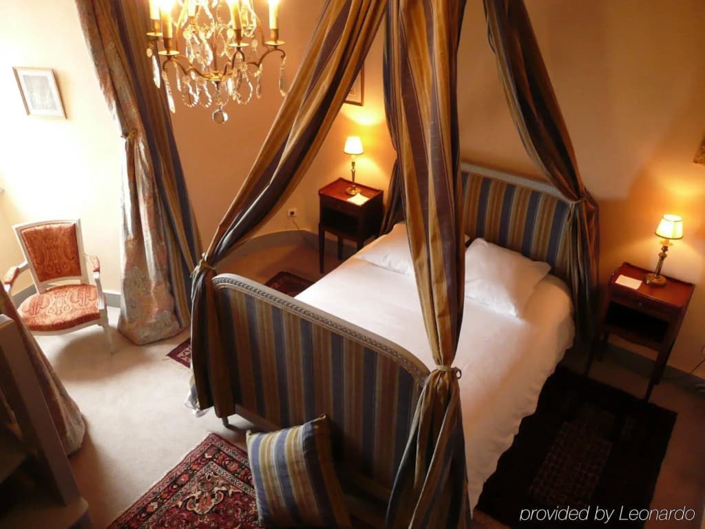 Château Royal de Saint-Saturnin - Photo 3