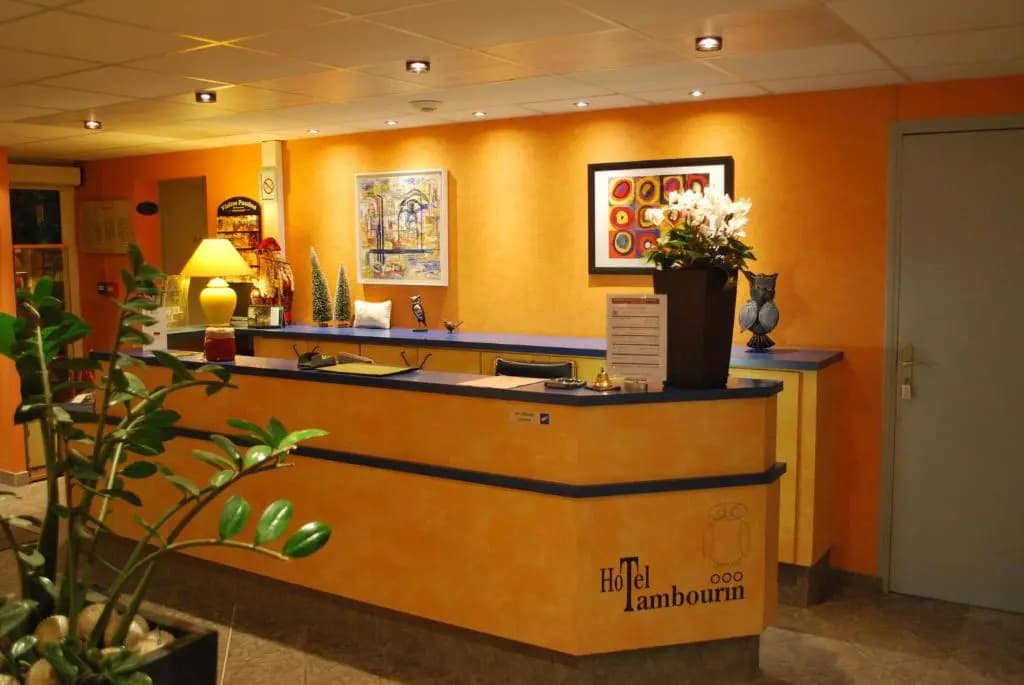 Hotel Tambourin - Photo 2