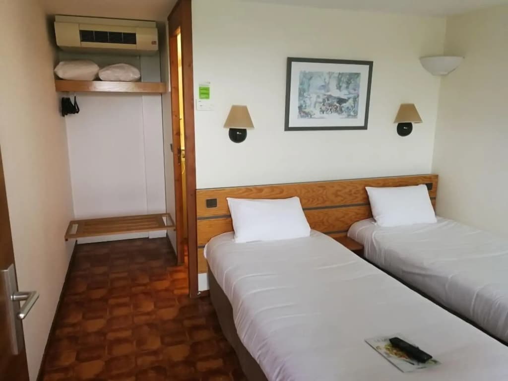 Hotel Campanile Angers Ouest - Beaucouzé - Photo 2