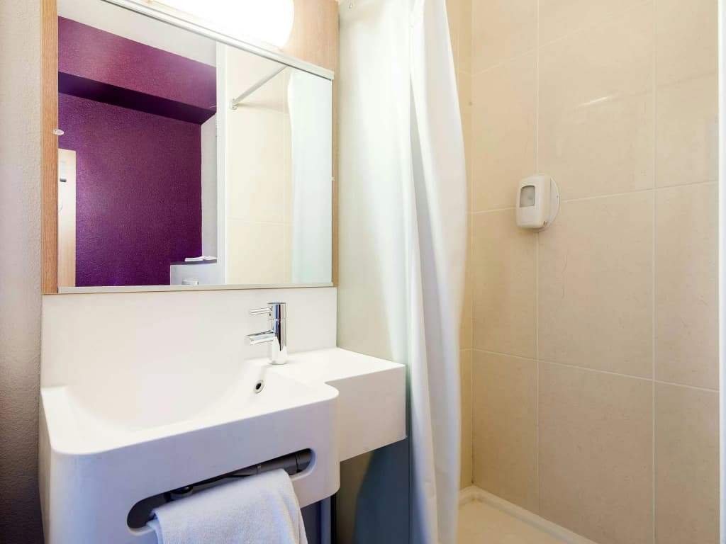 B&B HOTEL LILLE Tourcoing Centre - Miniature 7