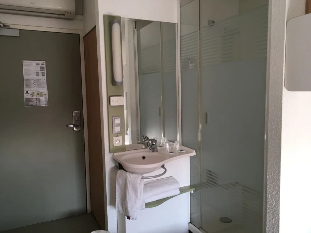 ibis budget Belfort Gare Bavilliers - Photo 4