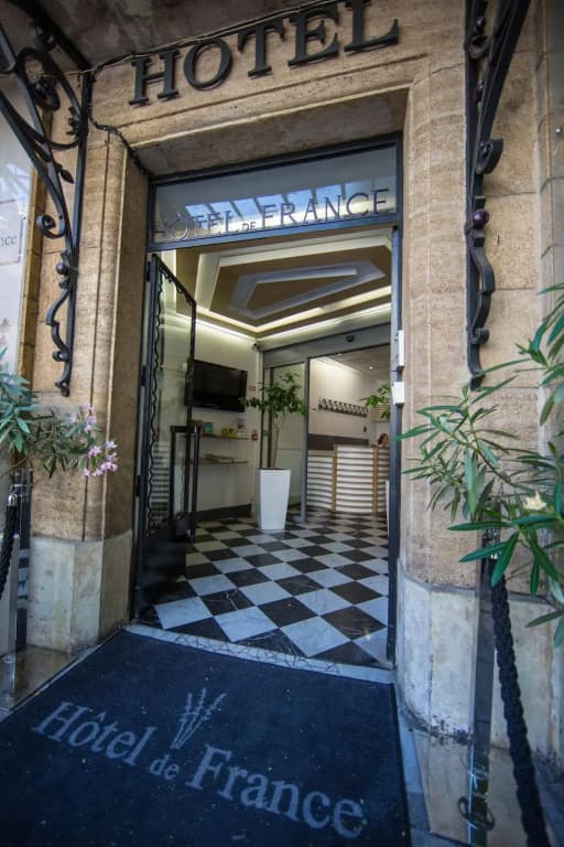 Hôtel De France - Photo 1