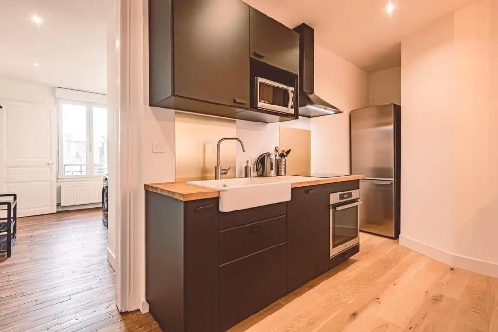 Charme de l'ancien pour cet appartement entièrement rénové dans l'hypercentre de Reims - Photo 2