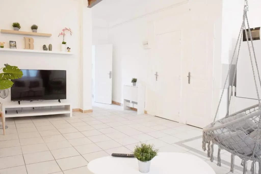 GregBnb-com - T2 Cocooning et chaise hamac -10min Gare - Photo 5