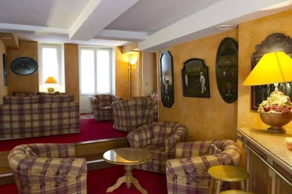 Hôtel Les Remparts - Photo 2