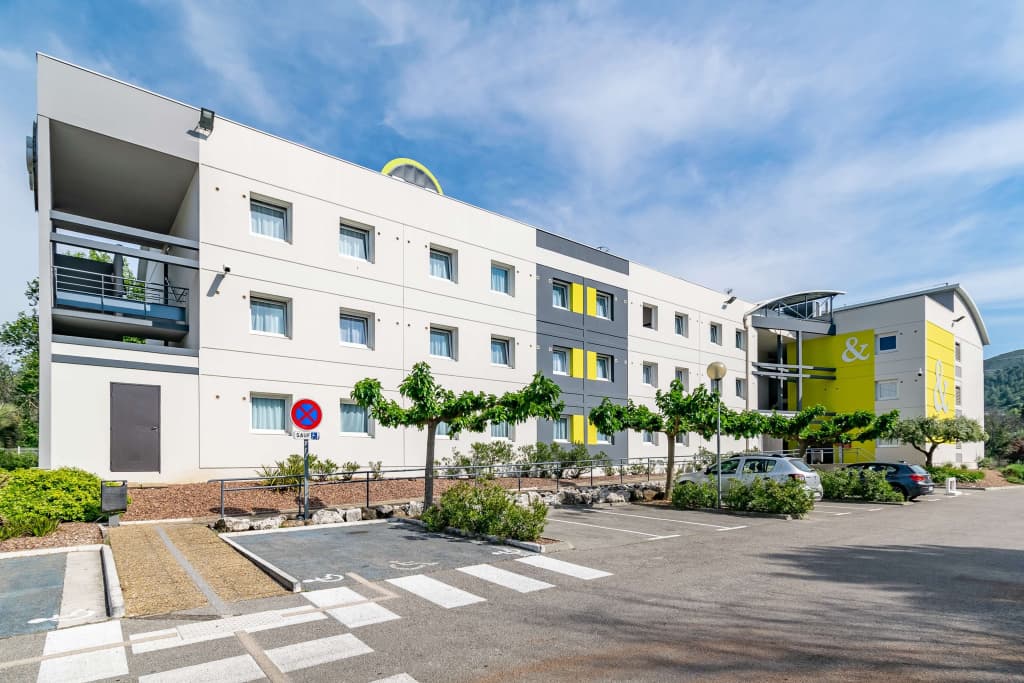 B&B HOTEL Marseille La Valentine - Photo 1