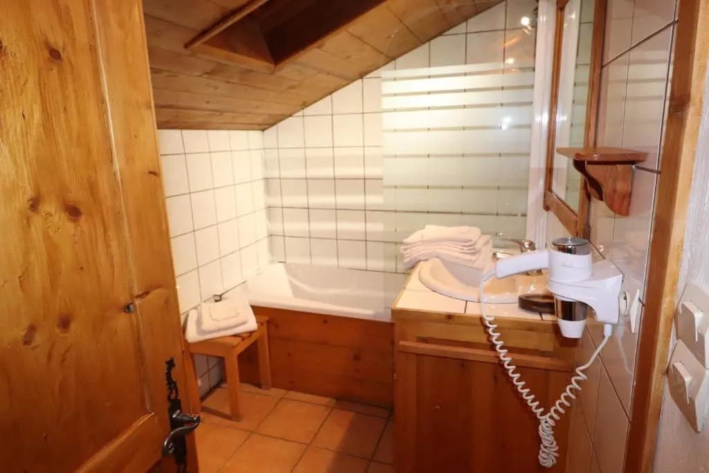 Appartement cosy pour 4 personnes en chalet de pierres - Miniature 7