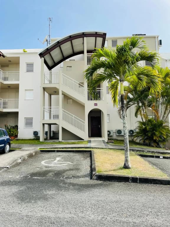 Appartement vue mer, piscine, dans quartier prisé de Gosier - Photo 1