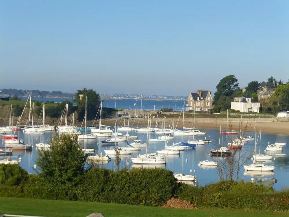 Quiet Duplex Apartment in St Briac sur Mer - Photo 2
