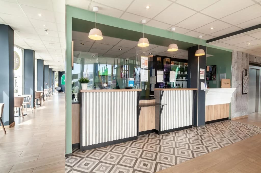 B&B HOTEL MASSY Gare TGV - Photo 2
