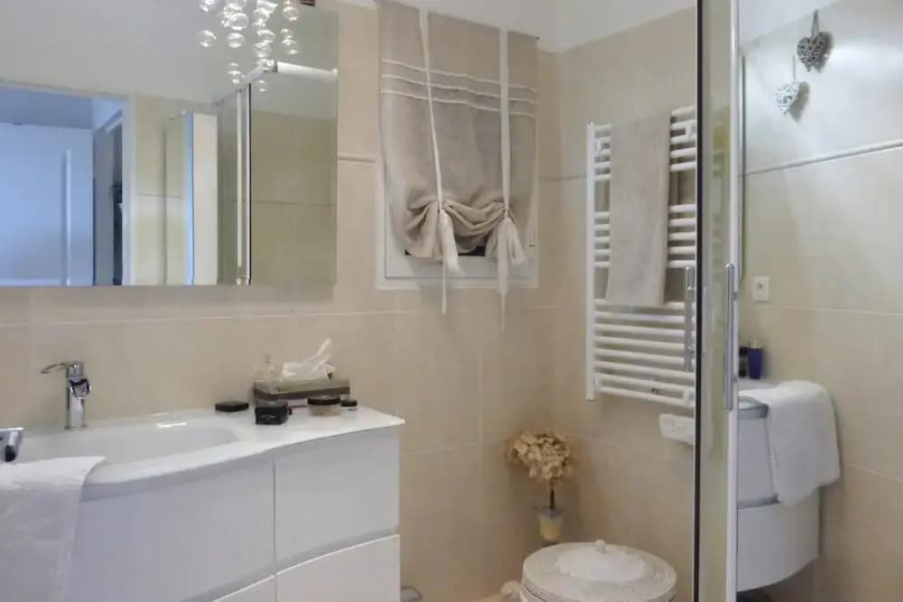 Apartment in Cannes With Sea View - Miniature 7