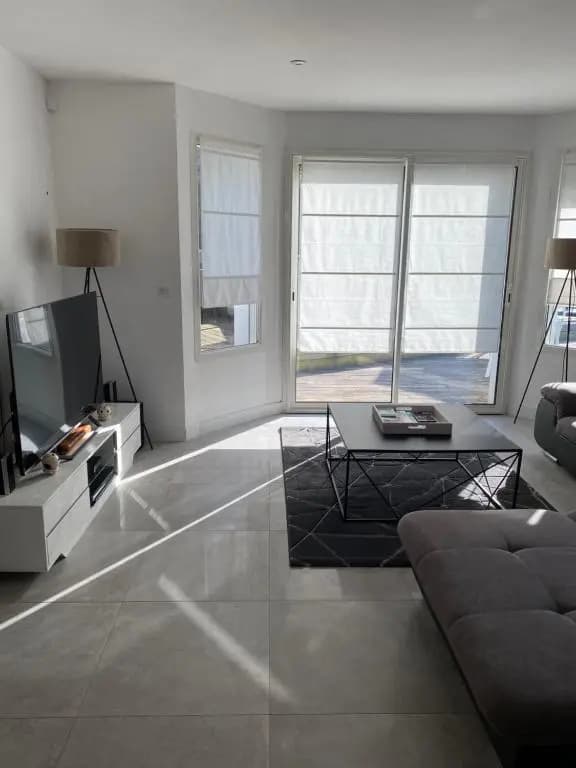 Maison familiale moderne au calme et proche de la mer - Photo 1
