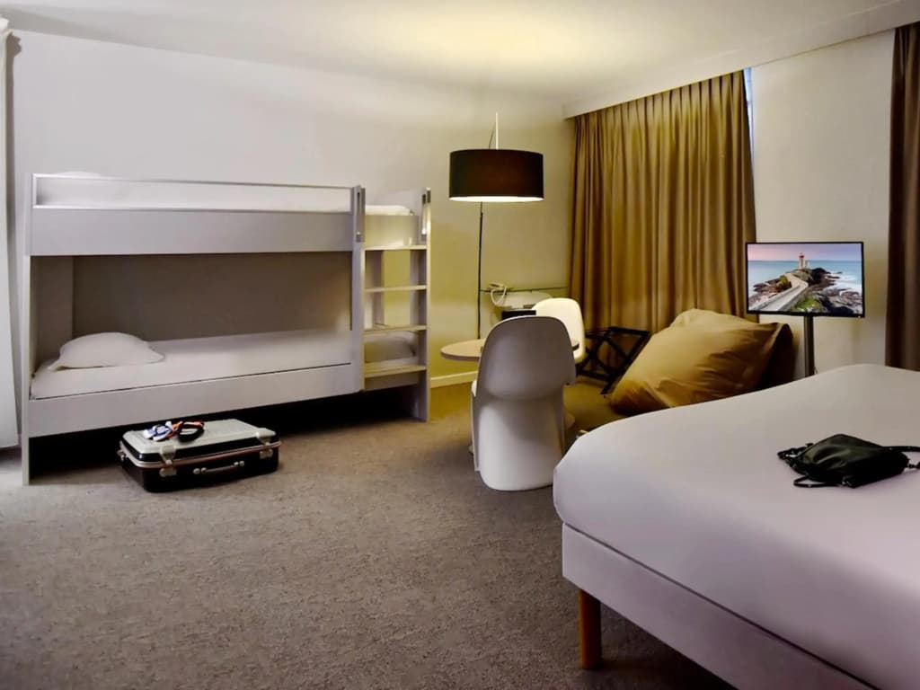 ibis Styles Brest Centre Port - Photo 3