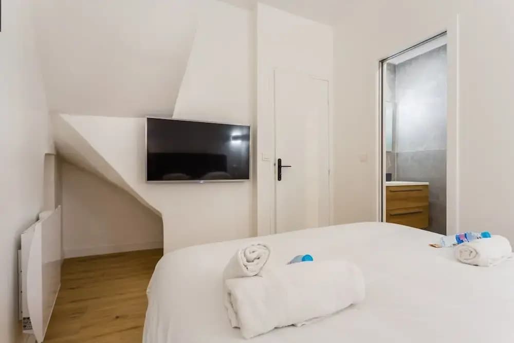 Elegant Apartment - 2bd/6p - Hotel de Ville - Photo 4