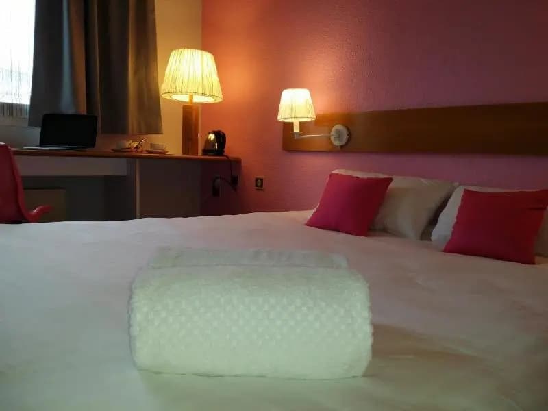 Forest Hotel - Photo 4