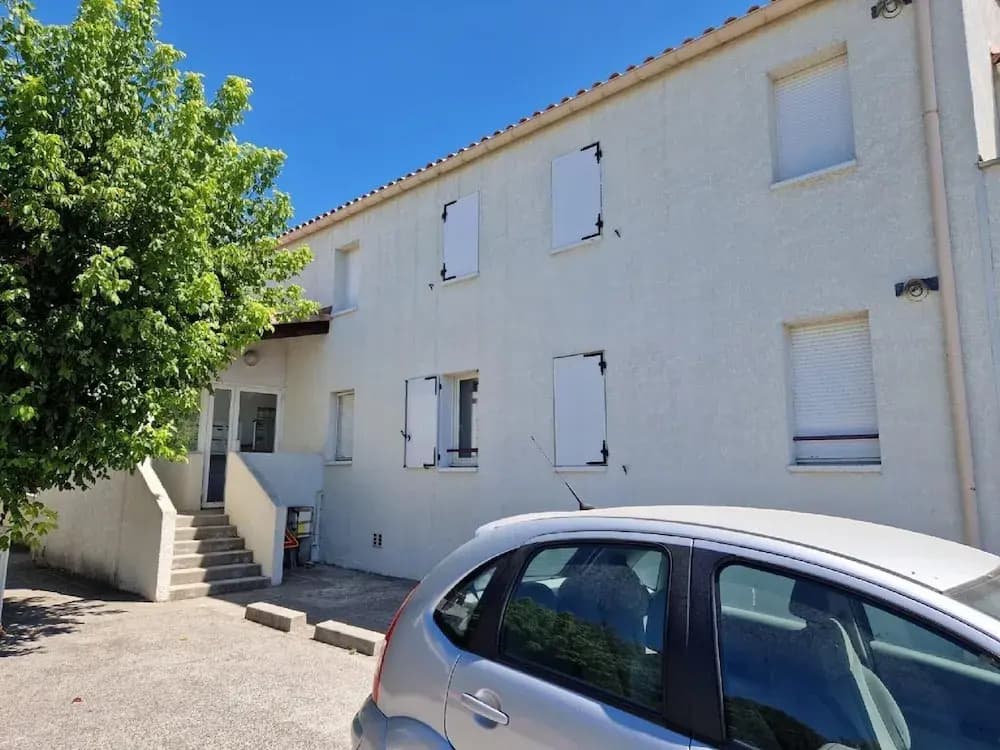Beautiful Holiday Apartment in Uzes With Balcony - Photo 1
