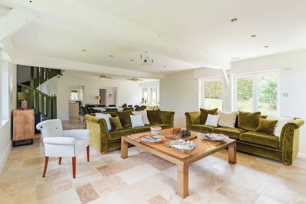Haven of Peace With Heated Pool and Garden - Photo 4