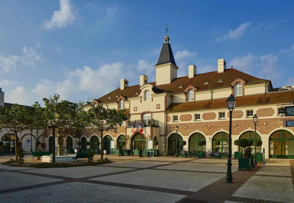 Marriott Village d'Ile-de-France - Photo 1