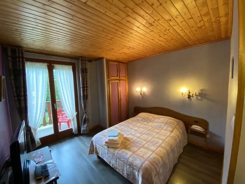 Le Chalet - Hotel Restaurant - Photo 2