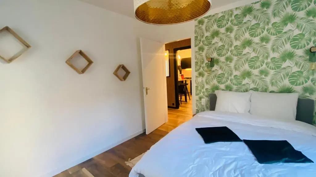 Appartement 2 chambres avec terrasse vue sur jardin arboré - Photo 2