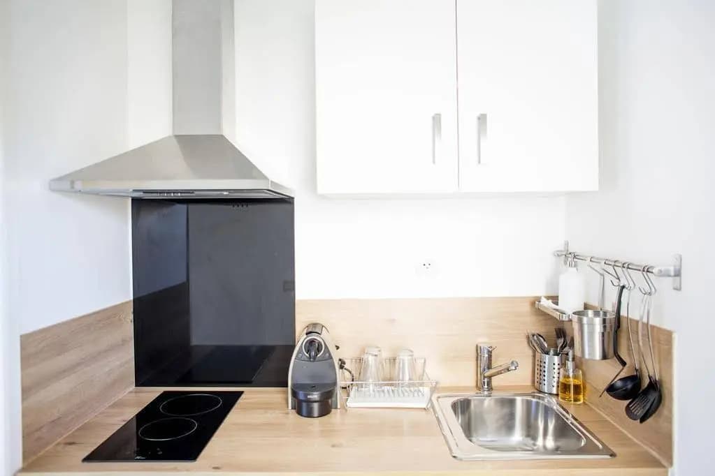 A Flat in Cannes - Miniature 7