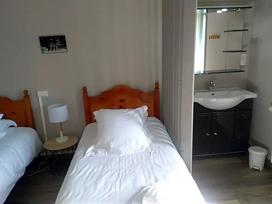 Logis Le Relais de Thézillieu - Photo 2