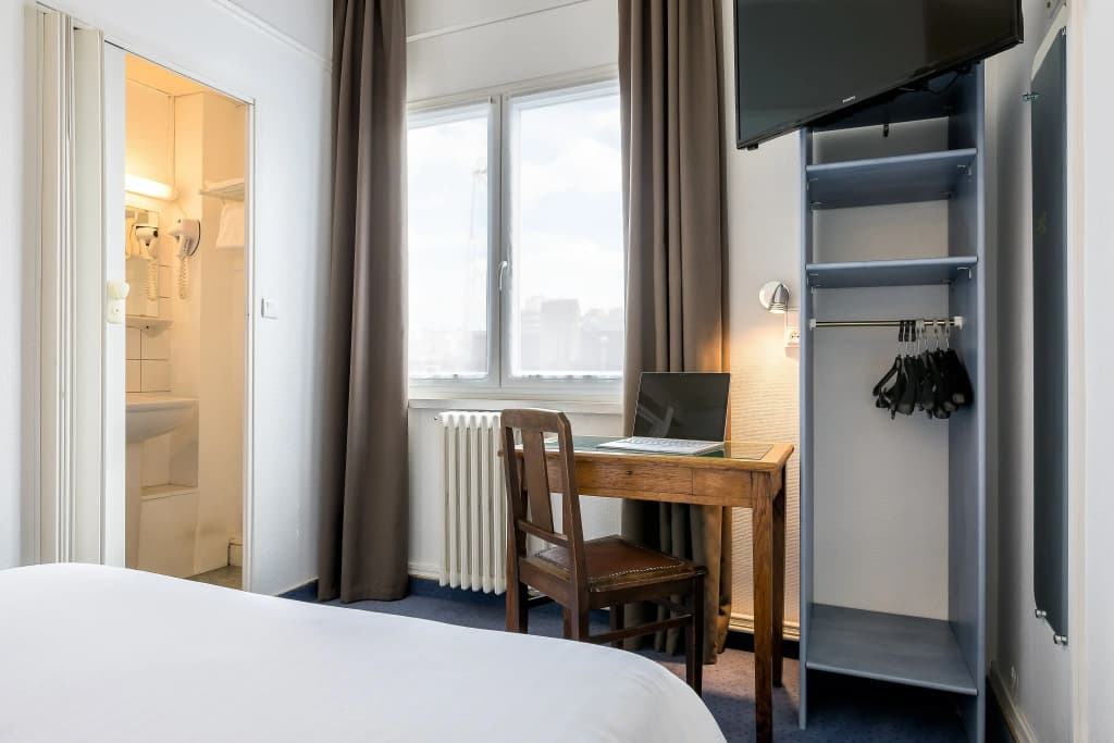 Hotel Saint Maurice - Photo 3