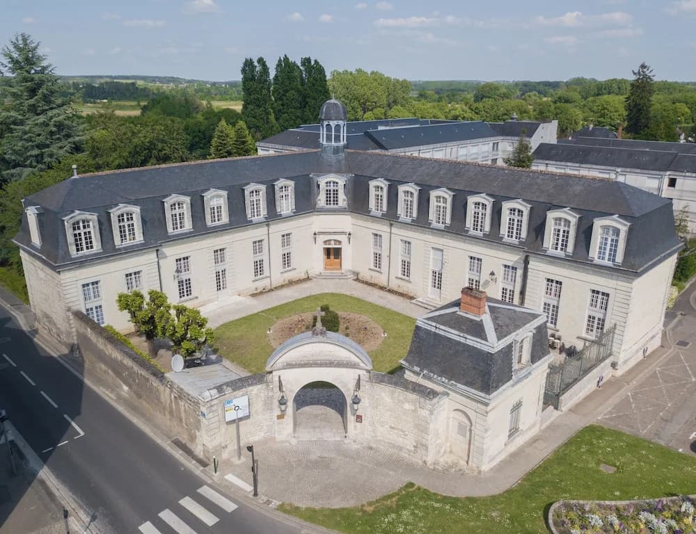 Hotel Beauvilliers - Photo 2
