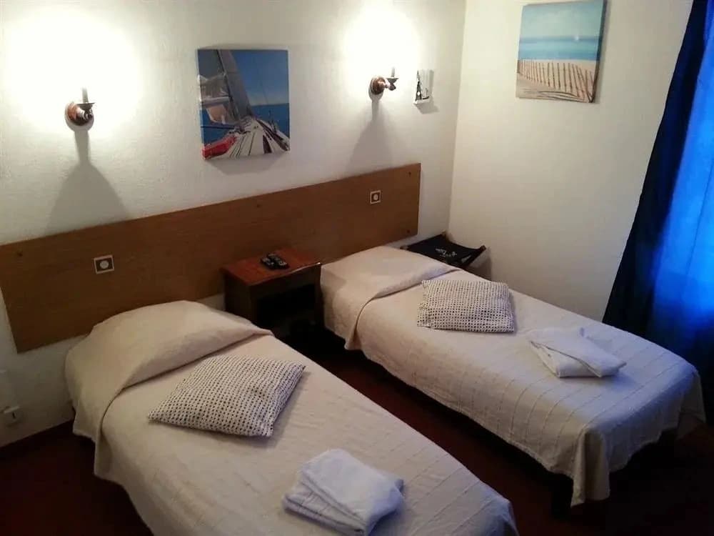 Hôtel Aux 2 Frères - Photo 1