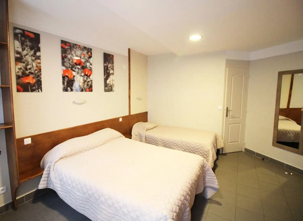 Hôtel des Pyrénées - Photo 2