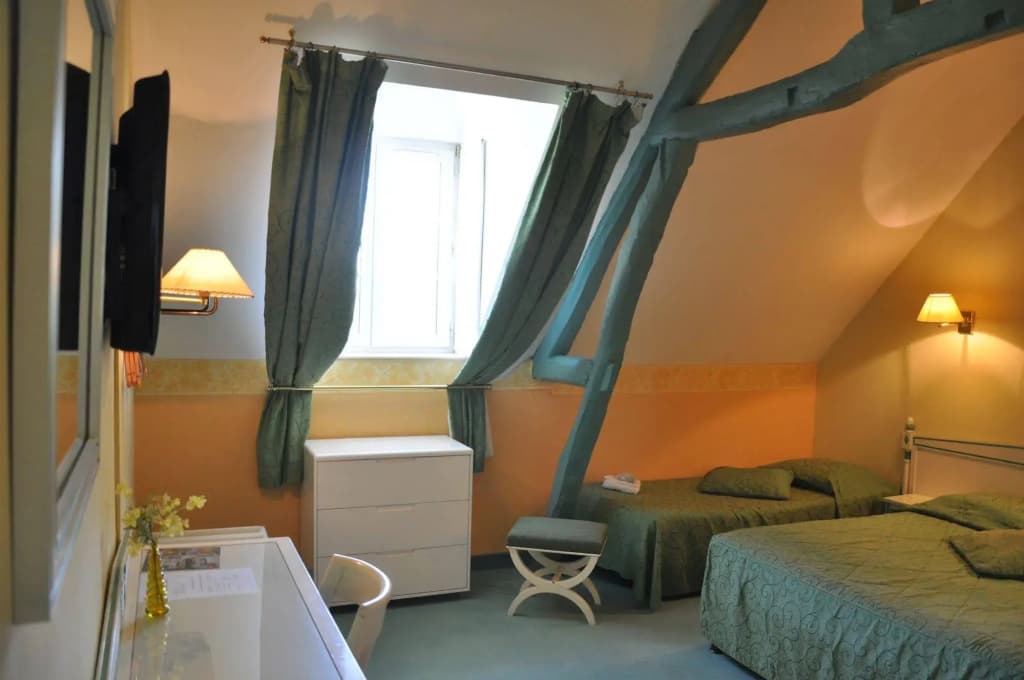 Hotel de la Tour - Photo 2