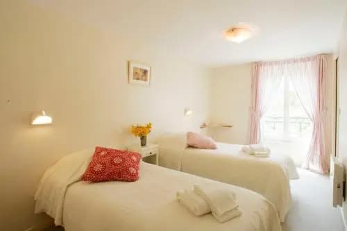 Hotel Des Arts - Photo 2