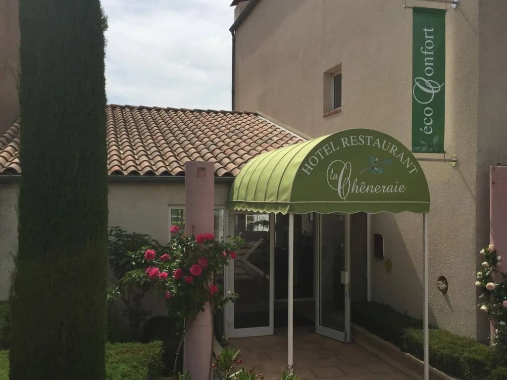 Hôtel La Chêneraie - Photo 1