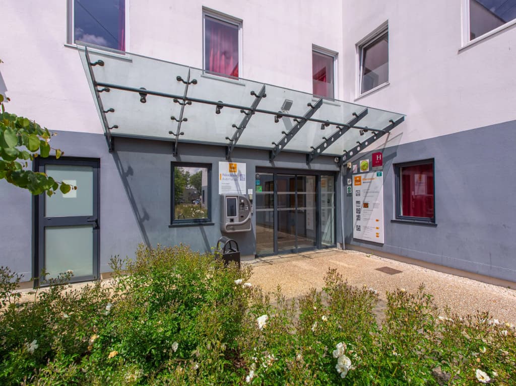 Hôtel Première Classe Chartres Barjouville - Photo 1