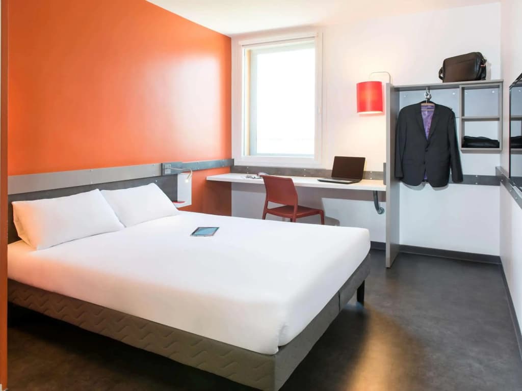 ibis budget Aéroport Lyon Saint Exupéry - Photo 2