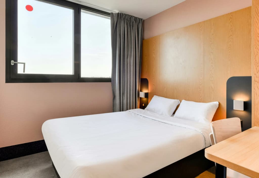 B&B HOTEL Montpellier Centre Le Millénaire - Photo 3