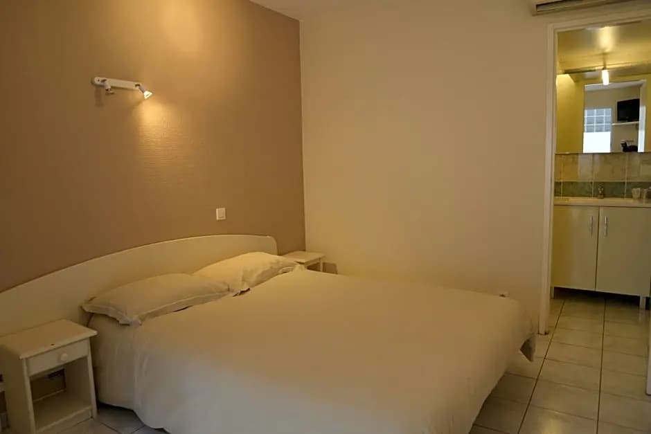 Hotel Les Arceaux - Miniature 6