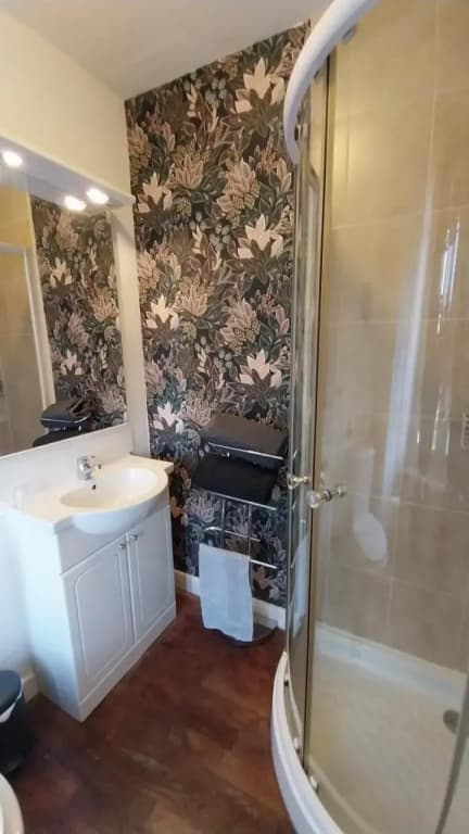 7 Bed & Breakfast - Miniature 7